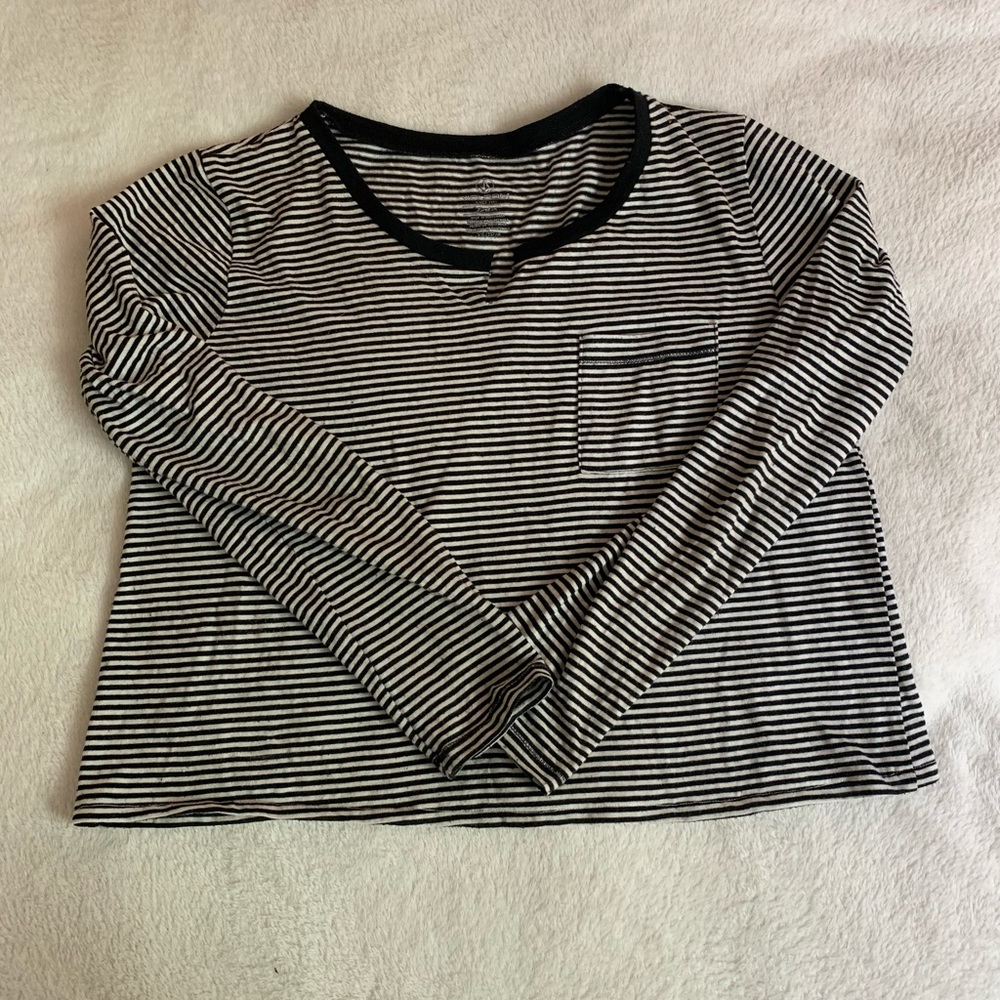 ⭐️2/25⭐️ Striped Long Sleeve Tee